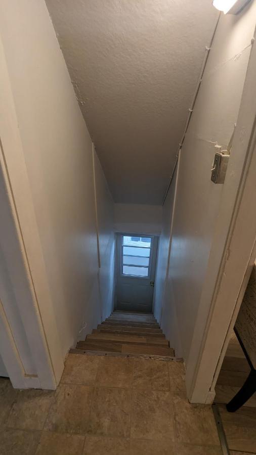 Cozy Downtown One Bedroom Free Parking Kingston Eksteriør billede