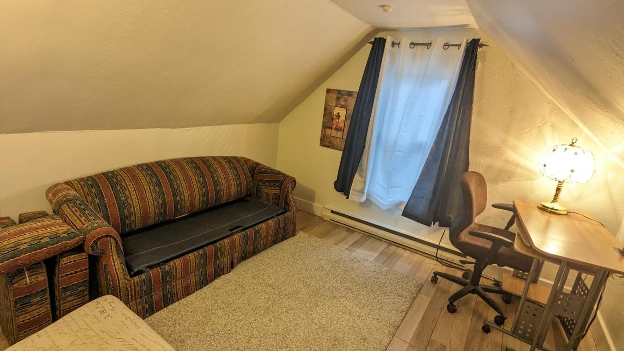 Cozy Downtown One Bedroom Free Parking Kingston Eksteriør billede