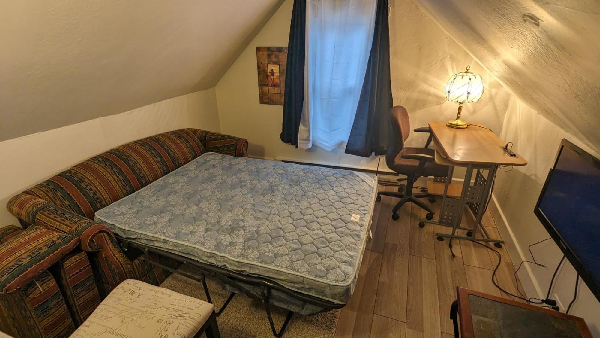 Cozy Downtown One Bedroom Free Parking Kingston Eksteriør billede